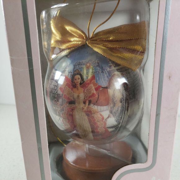 1997 HOLIDAY BARBIE DECOUPAGE ORNAMENT' KMART EXCLUSIVE - Picture 3 of 12